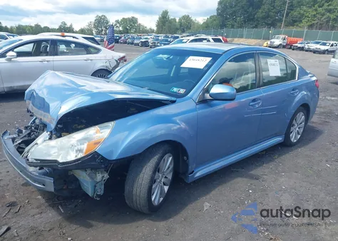 2010 Subaru Legacy 2.5I Limited z USA, uszkodzony, nr VIN 4S3BMCK65A3234747